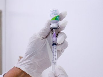 Pfizer anuncia que vacina contra a Covid-19 é segura e atinge 95% de eficácia