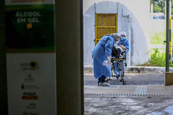 Piauí registra mais 12 mortes e média de óbitos por covid volta a subir