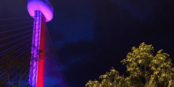Ponte Estaiada temerá iluminação roxa a partir desta segunda-feira (16)