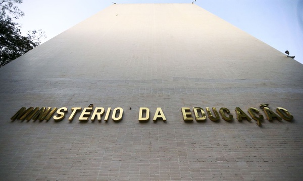 A medida vale para as instituições federais de ensino superior