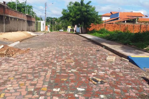 Bairro Ininga recebe mais dois calçamentos com quase R$ 180 mil investidos