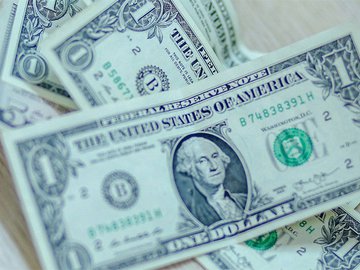 Dólar tem maior baixa desde setembro de 2019