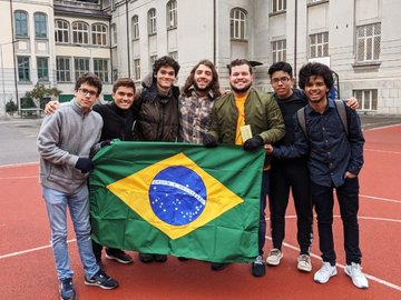 Equipe brasileira com piauiense conquista medalha em competição de matemática na Romênia