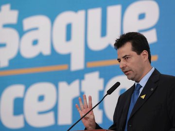 Governo vai ampliar voucher para informais de R$ 200 para R$ 300