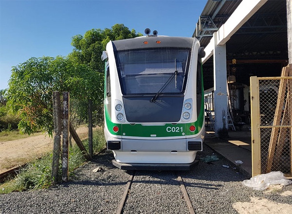 Metrô para 100%, mas ônibus funcionam com frota reduzida a partir de segunda