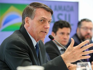 Ciro protocola pedido de impeachment contra Bolsonaro; casos com Maia chegam a 24