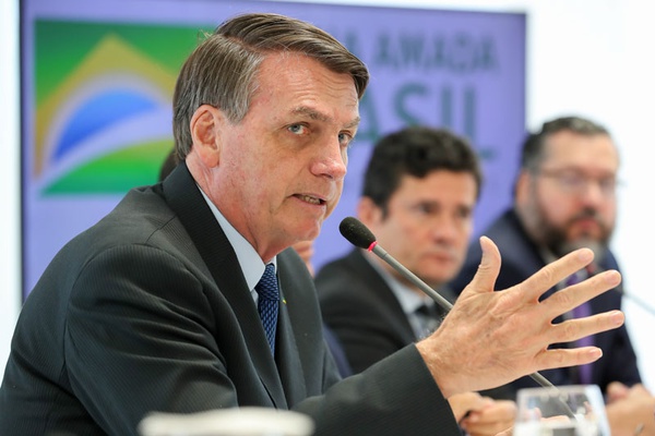 Ciro protocola pedido de impeachment contra Bolsonaro; casos com Maia chegam a 24