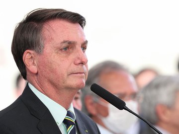 Decreto de Bolsonaro amplia lista de serviços essenciais que podem funcionar