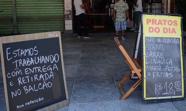 Medida é para evitar aglomerações no transporte coletivo