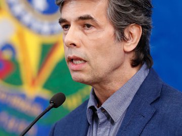 Novo ministro da Saúde quer 'programa de testes'