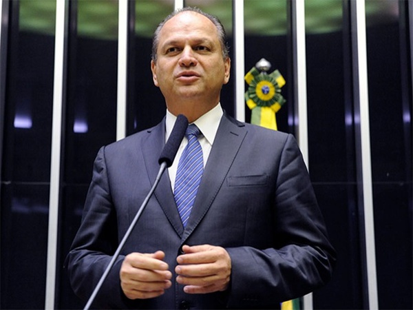 Ricardo Barros, ex-ministro da Saúde, recebe diagnóstico de Covid-19 e está internado