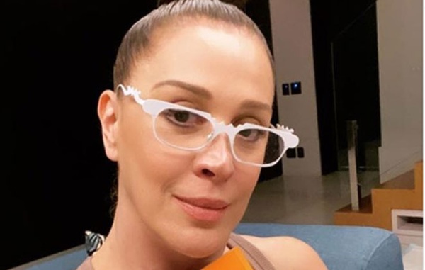 Claudia Raia e família testam positivo para coronavírus