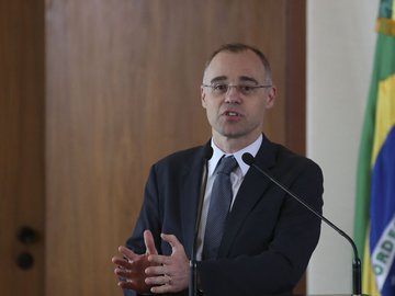 "Medida visa garantir liberdade de expressão dos cidadãos", disse