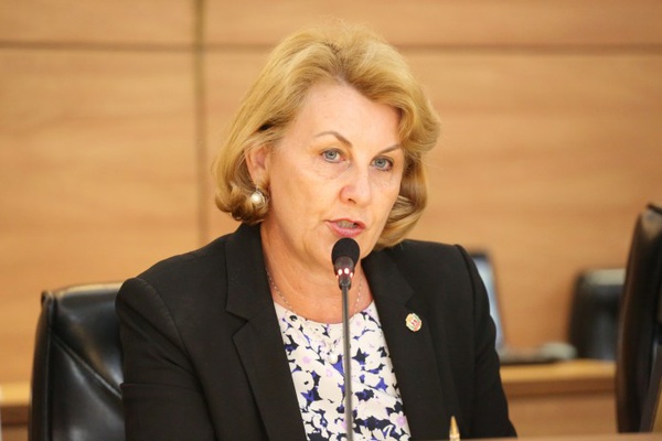 Secretária municipal de Saúde, a enfermeira Márcia Cecília Huçulak