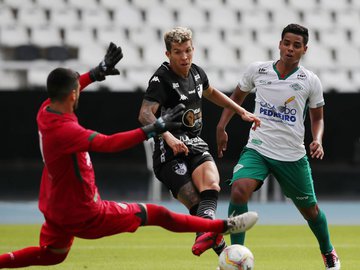 Dos três clubes grandes apenas o Flu foi derrotado