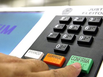 Congresso adia eleições municipais de outubro para novembro