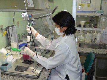Lacen começa a produzir testes de anticorpos para Covid-19 por quimioluminescência