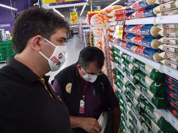 Procon autua 6 supermercados por aumento abusivo no preço do arroz