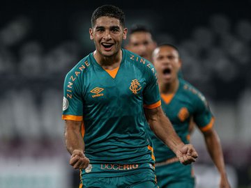 Tricolor espanta má fase e aproveita fragilidade do adversário