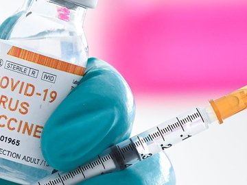Vacina contra Covid-19: testes de Oxford são suspensos