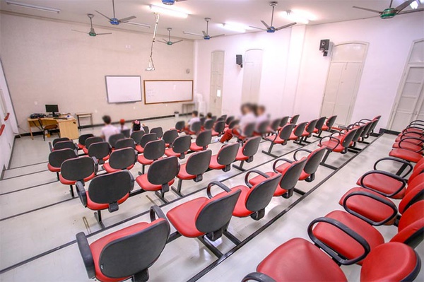 Aulas nas escolas particulares retornam sob o risco de nova suspensão em Teresina