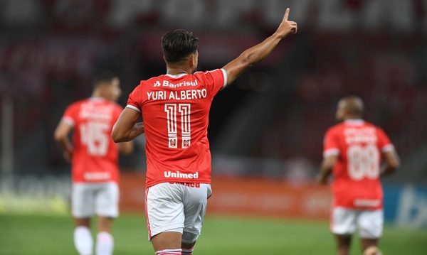 Colorado bate Fortaleza, enquanto Bragantino supera Ceará