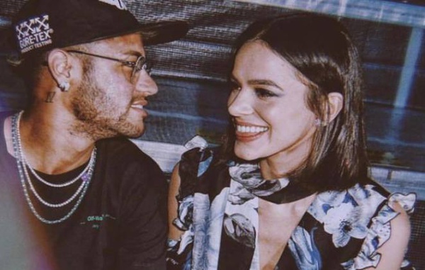 Neymar diz nunca ter arquivado fotos com Bruna Marquezine