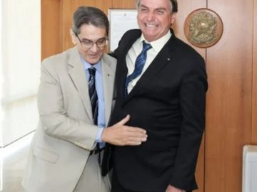 Ex-deputado federal, Roberto Jefferson, ao lado do presidente Jair Bolsonaro
