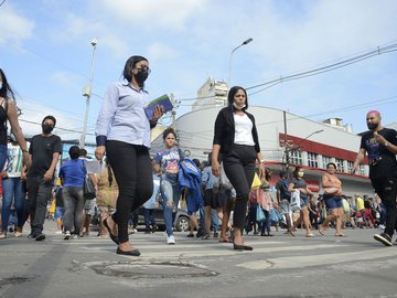 Houve reduções diárias no número de casos (4,8%) e de óbitos (3,6%)