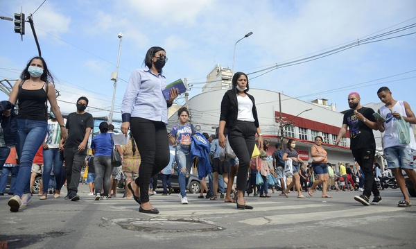 Houve reduções diárias no número de casos (4,8%) e de óbitos (3,6%)