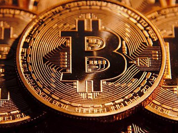 Bitcoin bate seu preço histórico e alcança US$ 68 mil