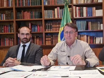 Bolsonaro ironiza remédio da Pfizer e diz que criticar vacina “virou tabu”