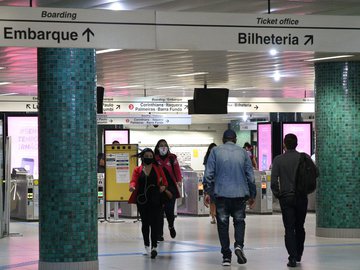 País registrou a menor média móvel de óbitos pela doença em 2021