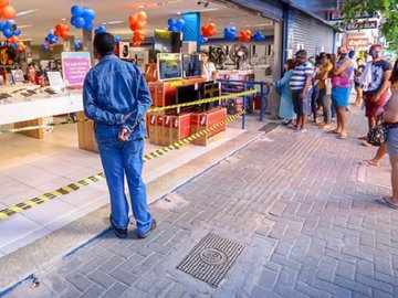 Procon Teresina orienta consumidores sobre cuidados na Black Friday
