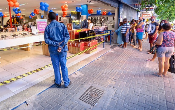 Procon Teresina orienta consumidores sobre cuidados na Black Friday