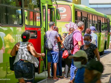 Strans monitora frota de ônibus por GPS e garante que 100% circulou no horário de pico