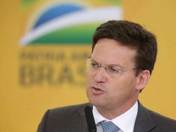 Para conseguir bancar o Auxílio Brasil, pasta de João Roma terá mais verba do que Saúde e Educação.