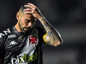 Santa Cruz não para em 15 e ainda quer mais dois reforços para próxima temporada