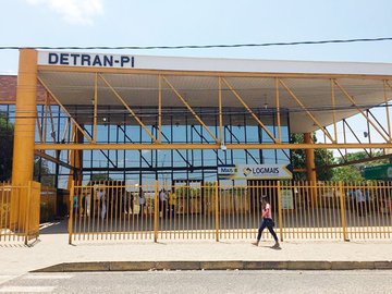 Serviços do Detran ficarão suspensos a partir de sábado (11) para instalação de sistema do Renavam