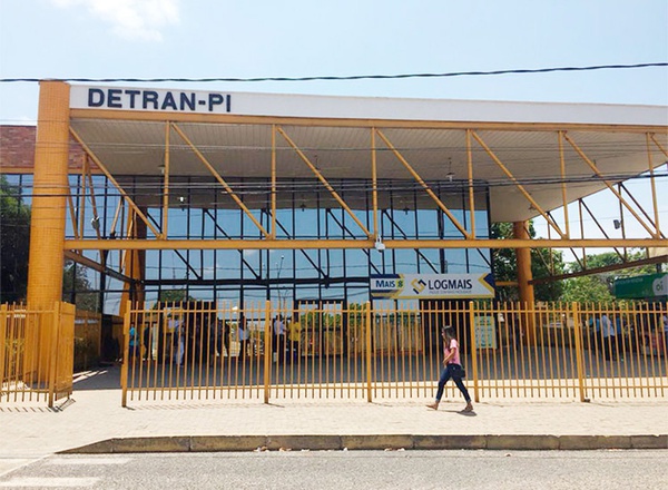 Serviços do Detran ficarão suspensos a partir de sábado (11) para instalação de sistema do Renavam