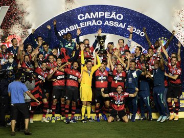 Flamengo comemora vitória no Brasileirão