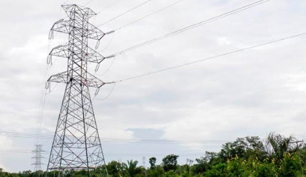 Linhas de transmissão desligam e deixam 127 mil consumidores sem energia