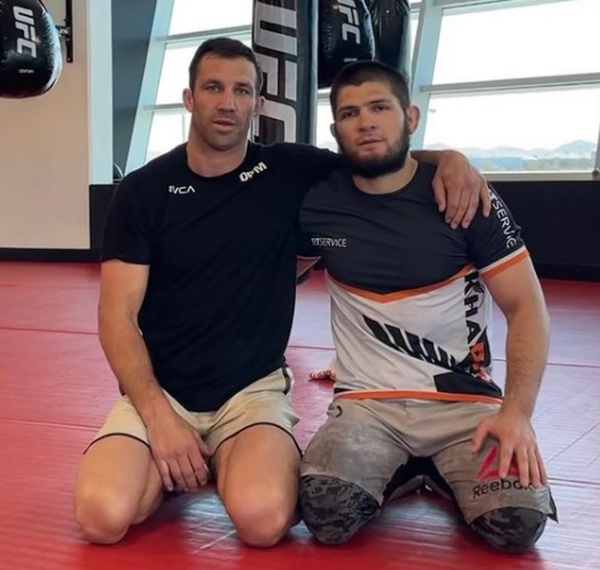 Luke Rockhold revelou interesse de Khabib Nurmagomedov em treiná-lo