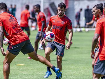 Rádio Nacional acompanha a partida ao vivo a partir das 17h30