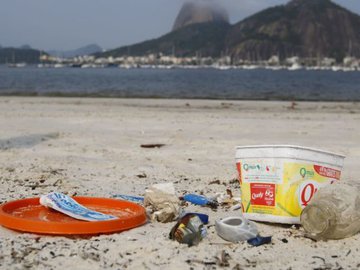 Resíduos coletados nas orlas das praias têm cerca de 10% de sua origem in loco, ou seja, nas próprias praias.