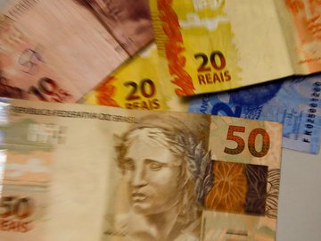 A arrecadação do IPI sobre produtos nacionais subiu 26,99% acima da inflação em março em relação ao mesmo mês de 2020