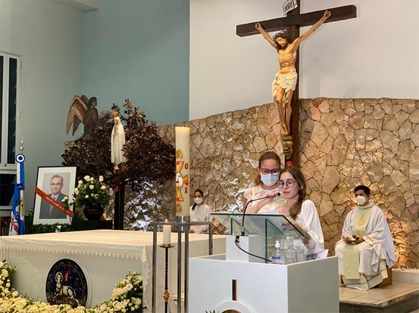 Em missa, filha de Firmino Filho lê mensagem comovente e de amor ao pai