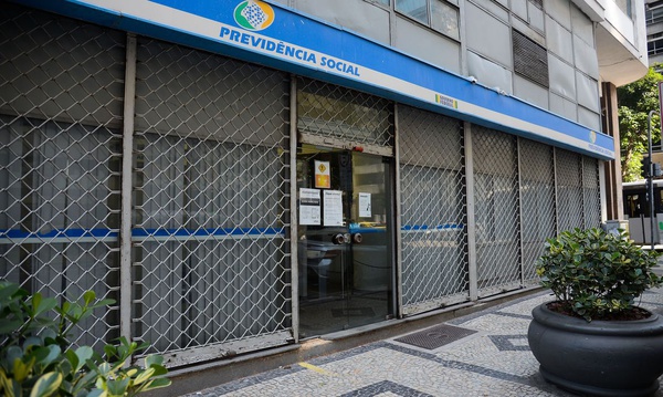 A tributação varia conforme a idade.