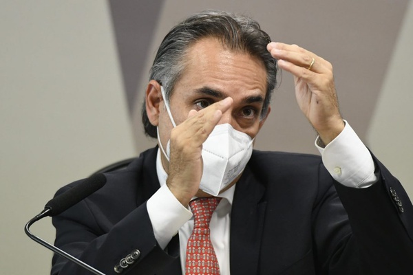 Carlos Murillo da Pfizer na América Latina durante depoimento na CPI da Pandemia.