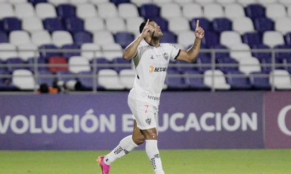 Galo bate América de Cali em jogo tenso, com protestos fora do estádio